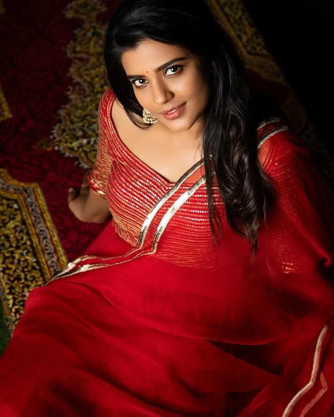 AISHWARYA RAJESH IMAGES IN TRADITIONAL RED DRESS 5